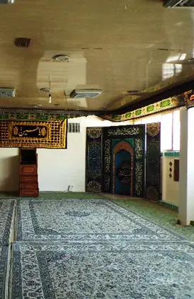 مدرسه مجتهده بانو امین، نمازخانه تمیز و بزرگ مجتمع غیردولتی دخترانه مجتهده بانو امین